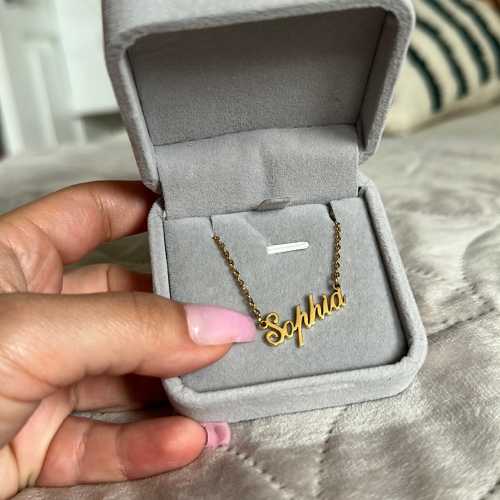 BRAND NEW 14K gold plated SOPHIE name plate necklace in script